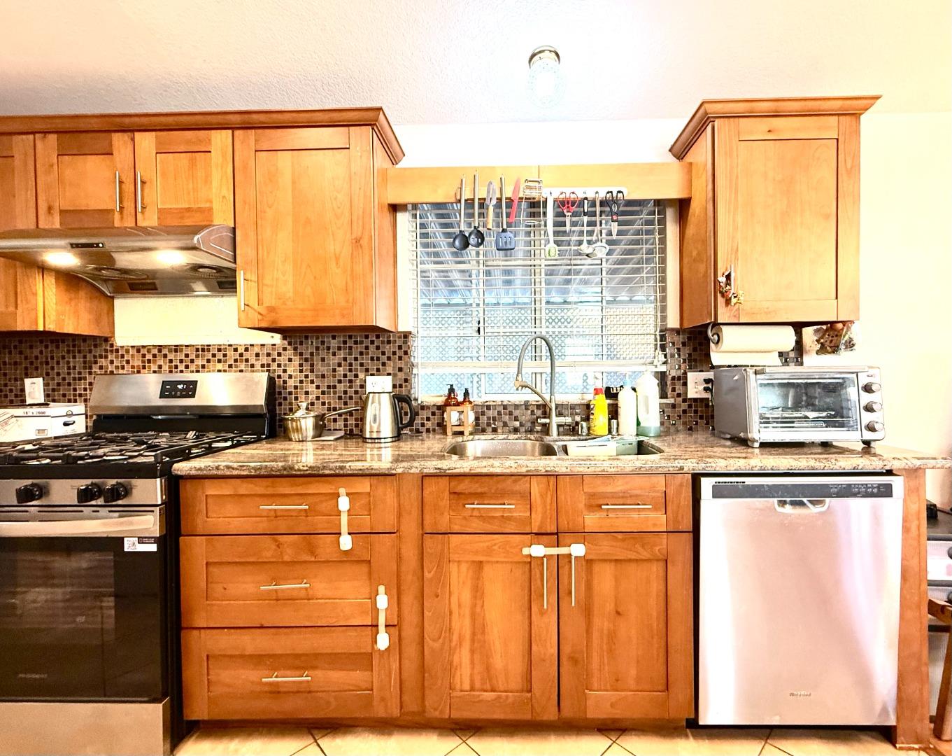 Detail Gallery Image 18 of 38 For 501 Moorpark Way #65,  Mountain View,  CA 94041 - 2 Beds | 2 Baths