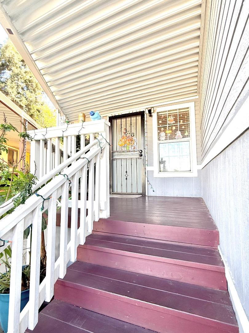 Detail Gallery Image 2 of 38 For 501 Moorpark Way #65,  Mountain View,  CA 94041 - 2 Beds | 2 Baths