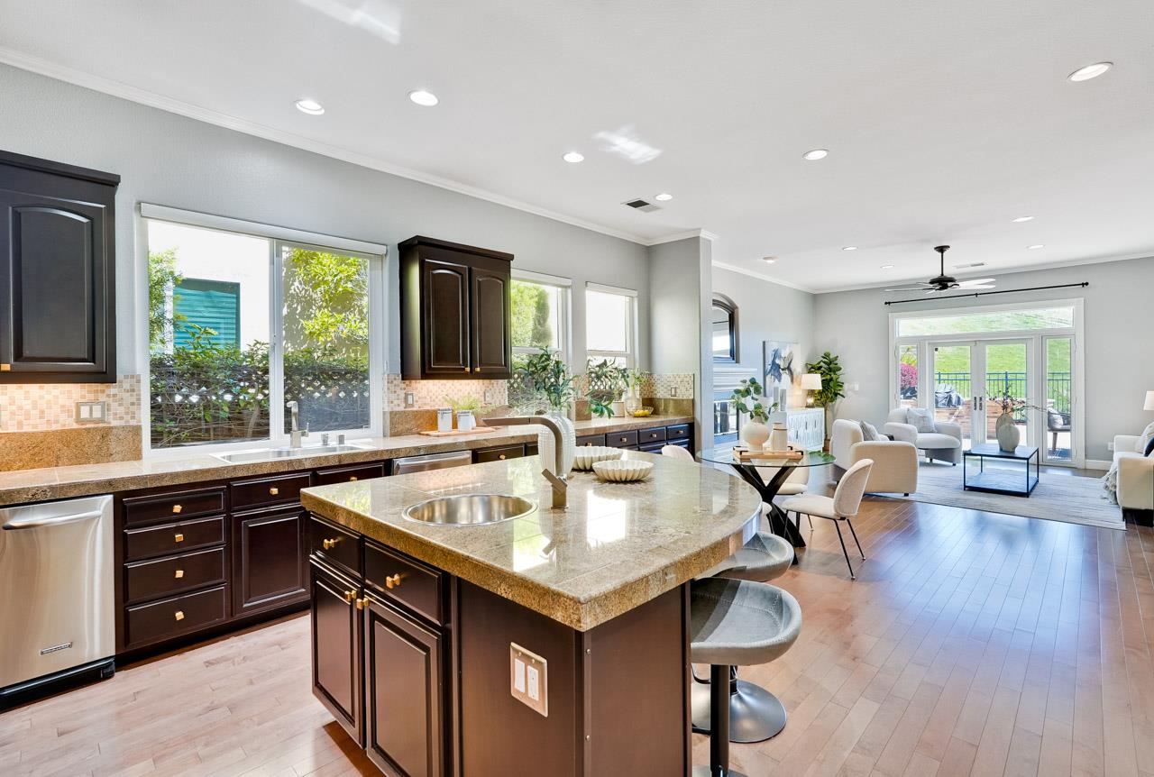 Detail Gallery Image 14 of 43 For 5960 Gleneagles Cir, San Jose,  CA 95138 - 4 Beds | 3/1 Baths