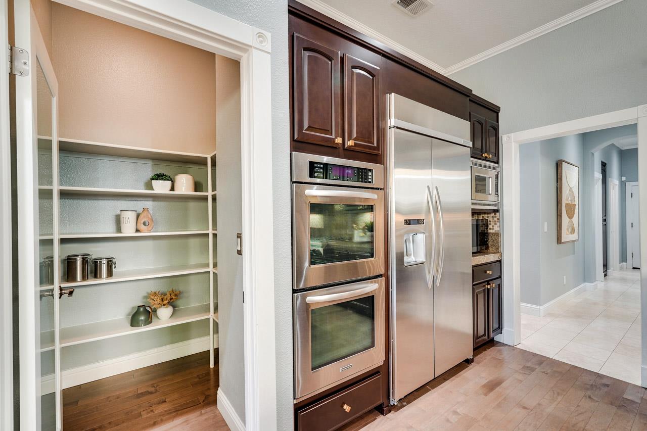 Detail Gallery Image 15 of 43 For 5960 Gleneagles Cir, San Jose,  CA 95138 - 4 Beds | 3/1 Baths