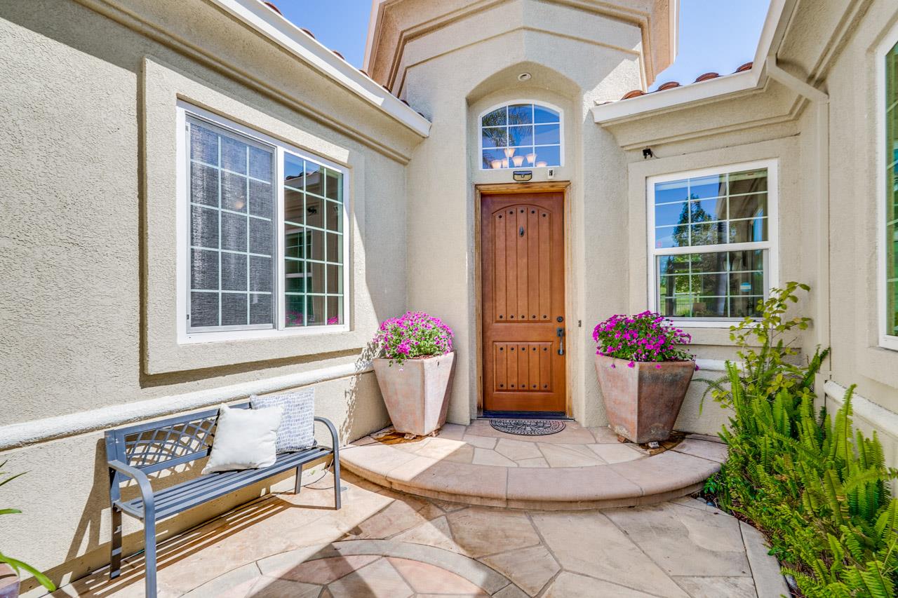 Detail Gallery Image 3 of 43 For 5960 Gleneagles Cir, San Jose,  CA 95138 - 4 Beds | 3/1 Baths