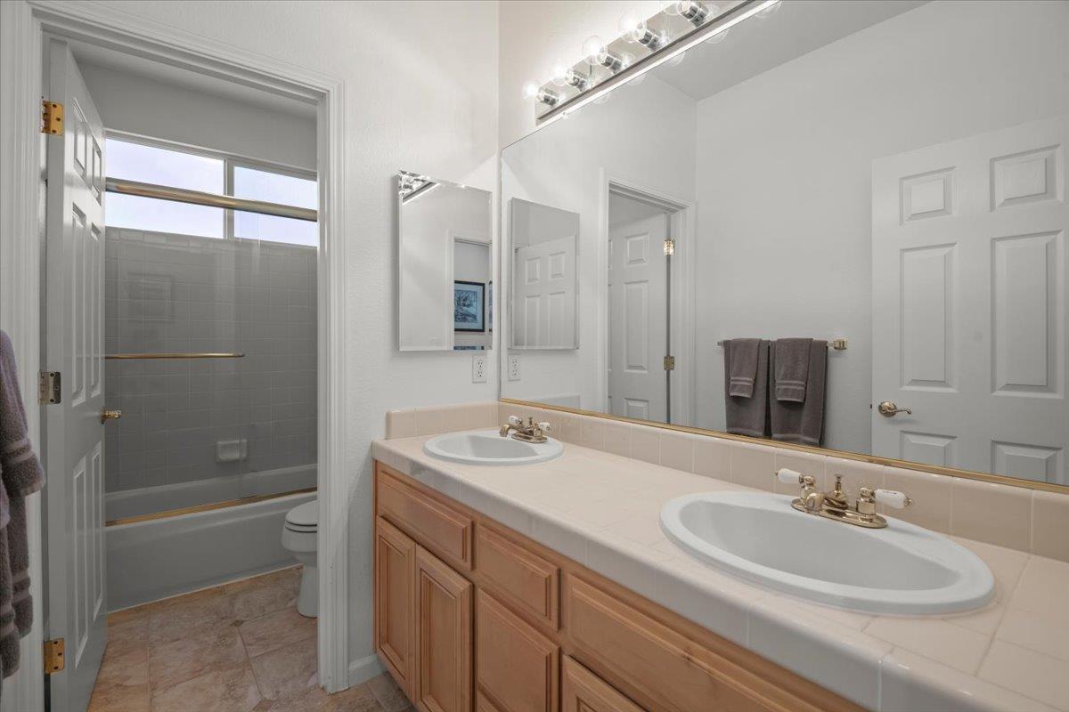 Detail Gallery Image 14 of 17 For 1494 Partridge Dr, Gilroy,  CA 95020 - 4 Beds | 2/1 Baths