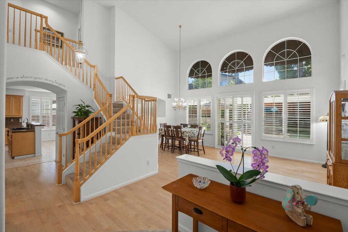 Detail Gallery Image 2 of 17 For 1494 Partridge Dr, Gilroy,  CA 95020 - 4 Beds | 2/1 Baths