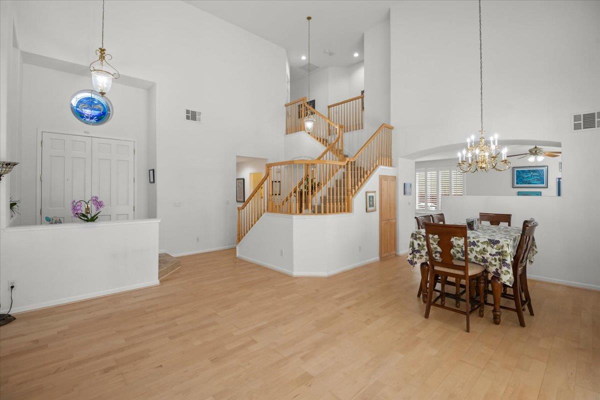 Detail Gallery Image 3 of 17 For 1494 Partridge Dr, Gilroy,  CA 95020 - 4 Beds | 2/1 Baths