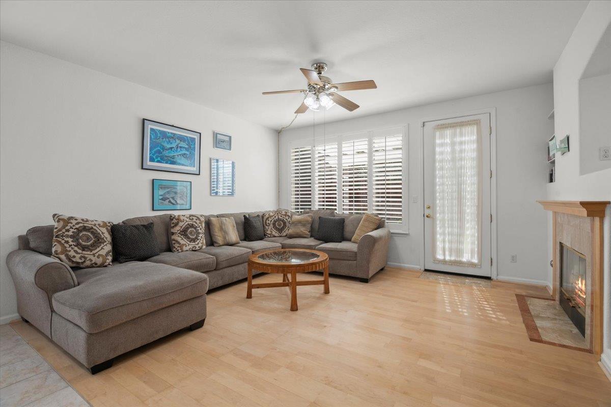 Detail Gallery Image 5 of 17 For 1494 Partridge Dr, Gilroy,  CA 95020 - 4 Beds | 2/1 Baths