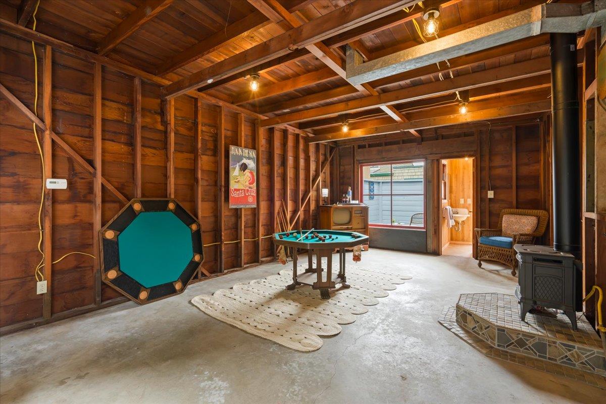 Detail Gallery Image 17 of 29 For 265 4th Ave, Santa Cruz,  CA 95062 - 3 Beds | 1 Baths