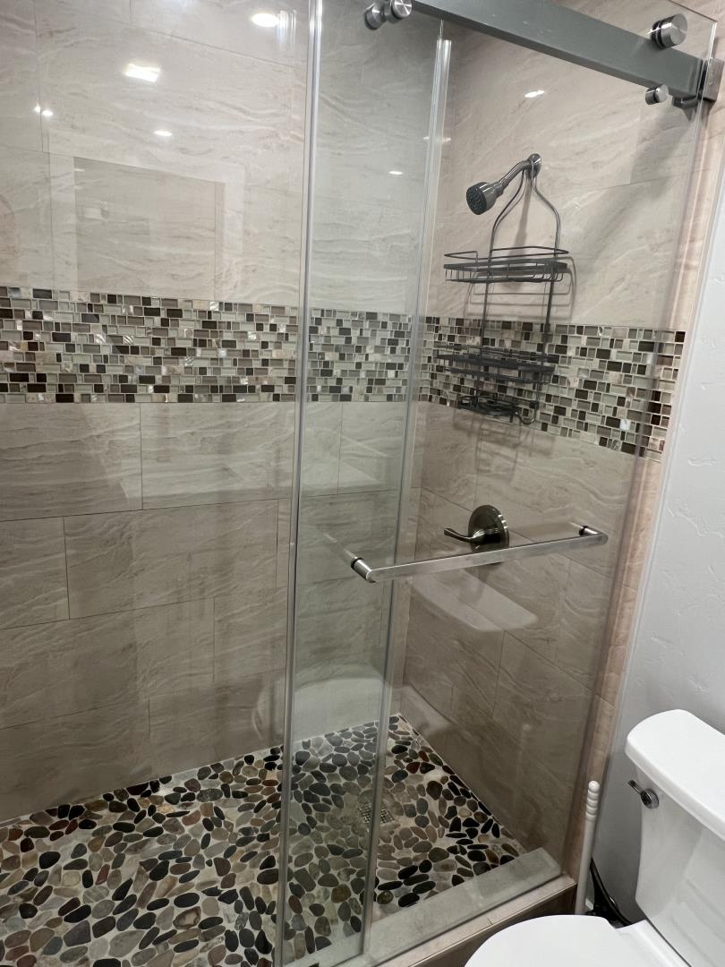 Detail Gallery Image 10 of 11 For 211 Semicircular Rd, Menlo Park,  CA 94025 - – Beds | – Baths