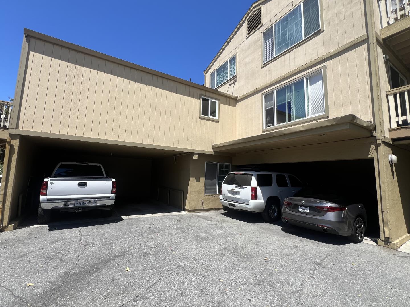 Detail Gallery Image 5 of 11 For 211 Semicircular Rd, Menlo Park,  CA 94025 - – Beds | – Baths