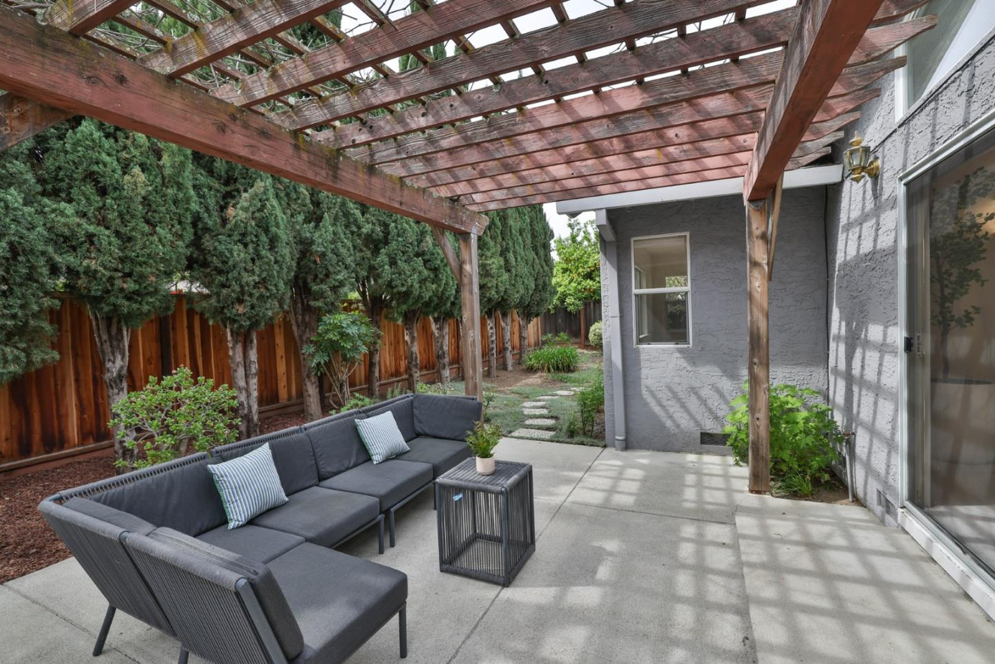 Detail Gallery Image 26 of 33 For 6902 Dartmoor Way, San Jose,  CA 95129 - 4 Beds | 2/1 Baths