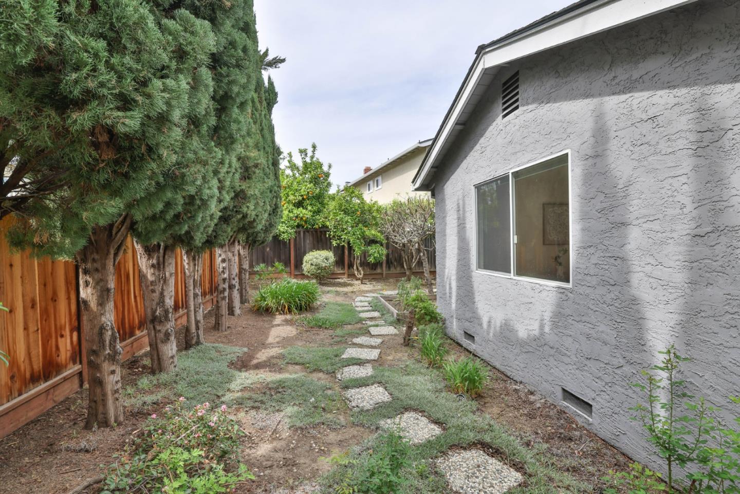 Detail Gallery Image 29 of 33 For 6902 Dartmoor Way, San Jose,  CA 95129 - 4 Beds | 2/1 Baths