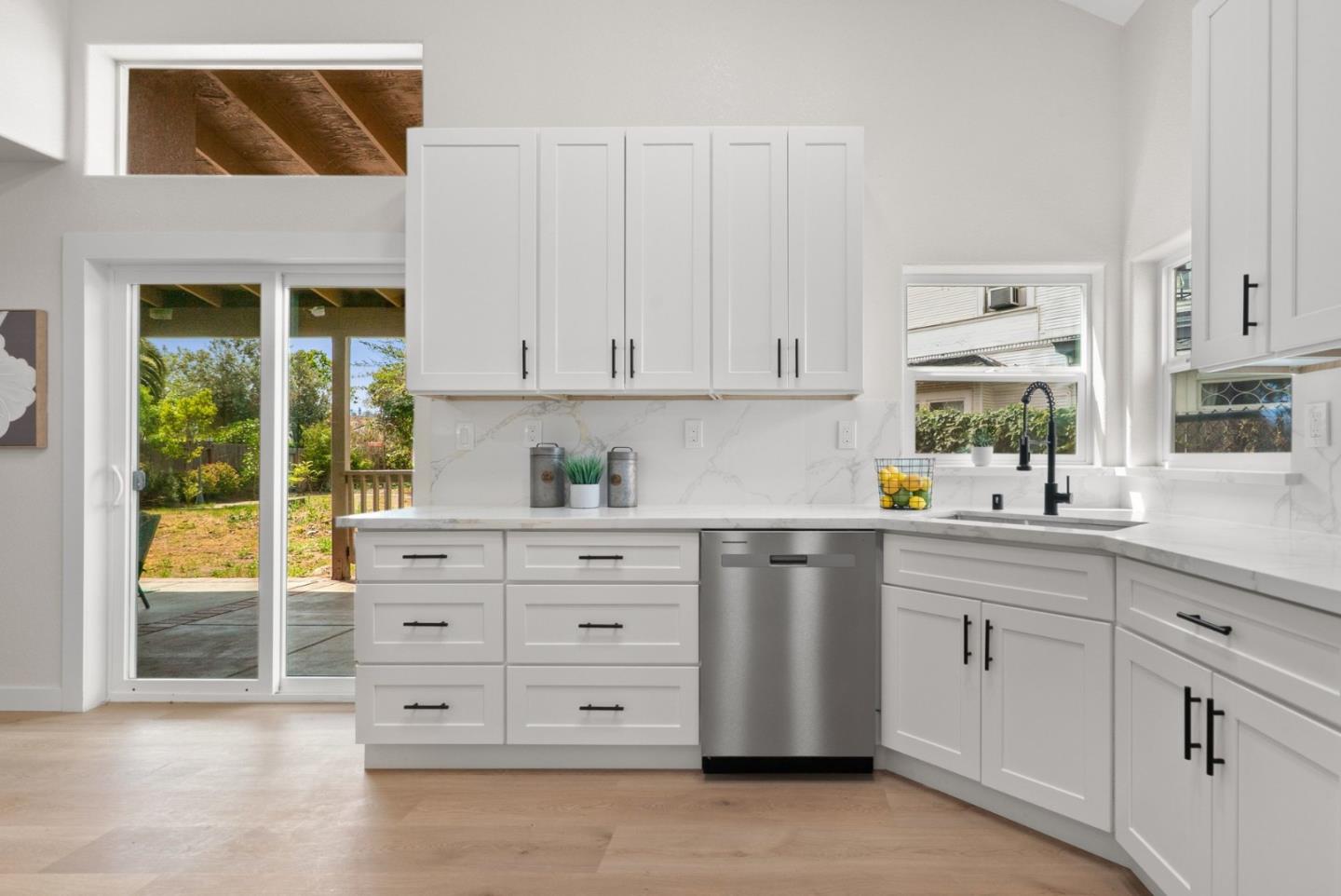 Detail Gallery Image 14 of 48 For 2170 Clearview Dr, Hollister,  CA 95023 - 4 Beds | 2/1 Baths