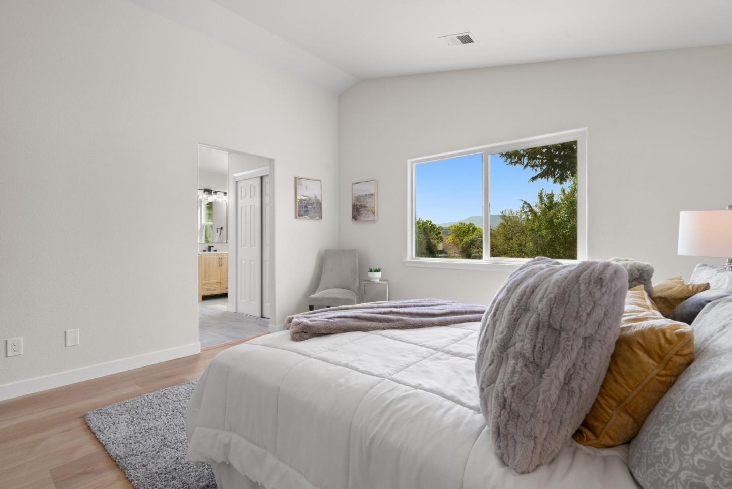 Detail Gallery Image 23 of 48 For 2170 Clearview Dr, Hollister,  CA 95023 - 4 Beds | 2/1 Baths