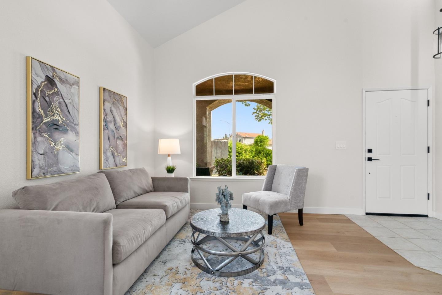 Detail Gallery Image 5 of 48 For 2170 Clearview Dr, Hollister,  CA 95023 - 4 Beds | 2/1 Baths