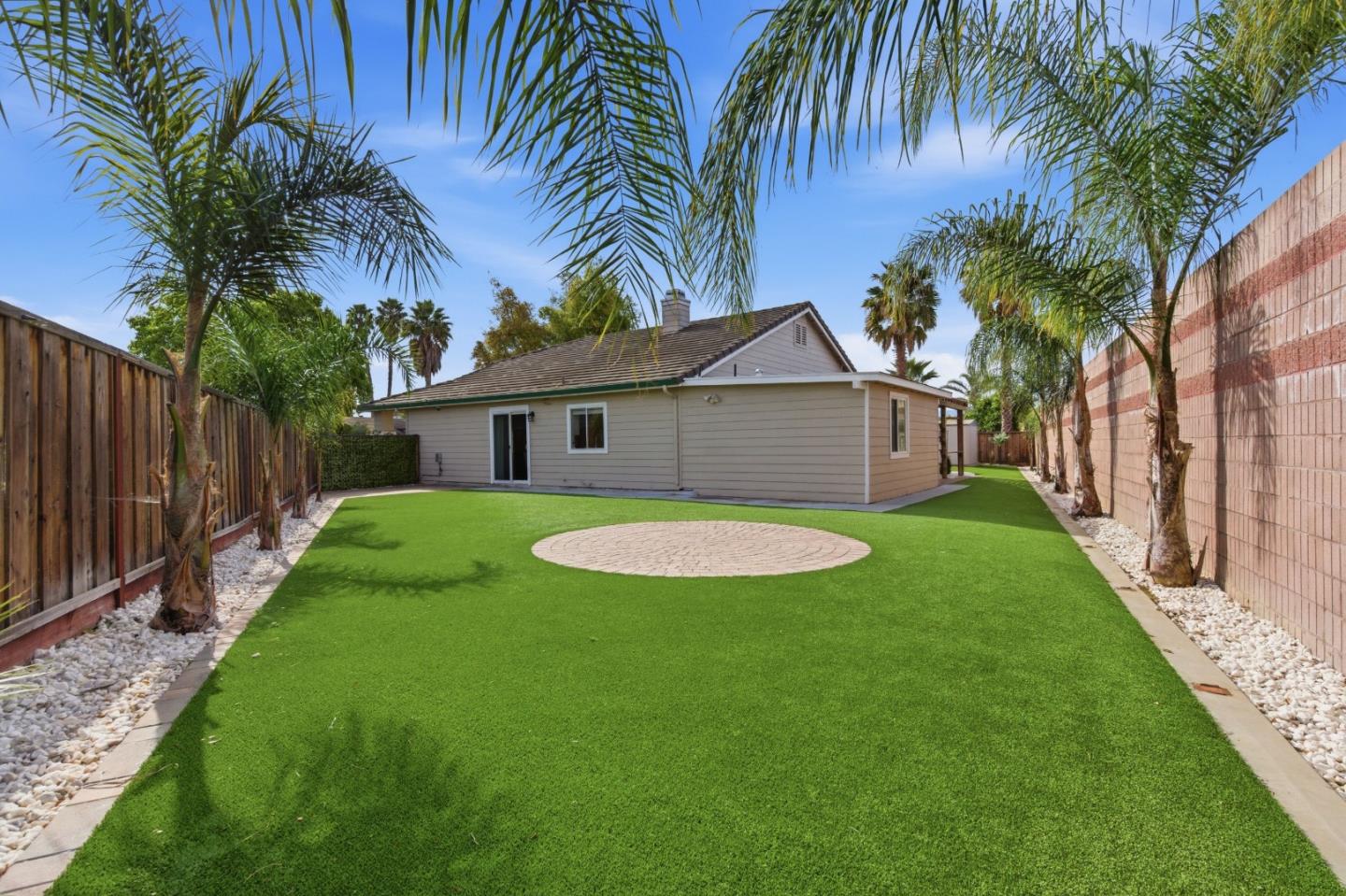 Detail Gallery Image 27 of 34 For 810 Capitola Dr, Hollister,  CA 95023 - 3 Beds | 2 Baths