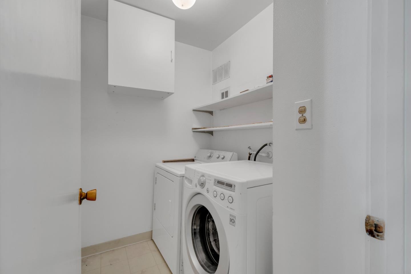 Detail Gallery Image 17 of 24 For 3315 Willis Ln, Alameda,  CA 94502 - 3 Beds | 2/1 Baths