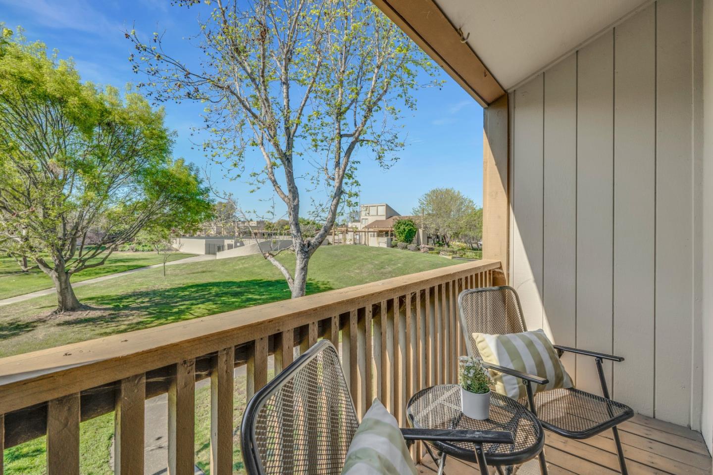 Detail Gallery Image 19 of 24 For 3315 Willis Ln, Alameda,  CA 94502 - 3 Beds | 2/1 Baths