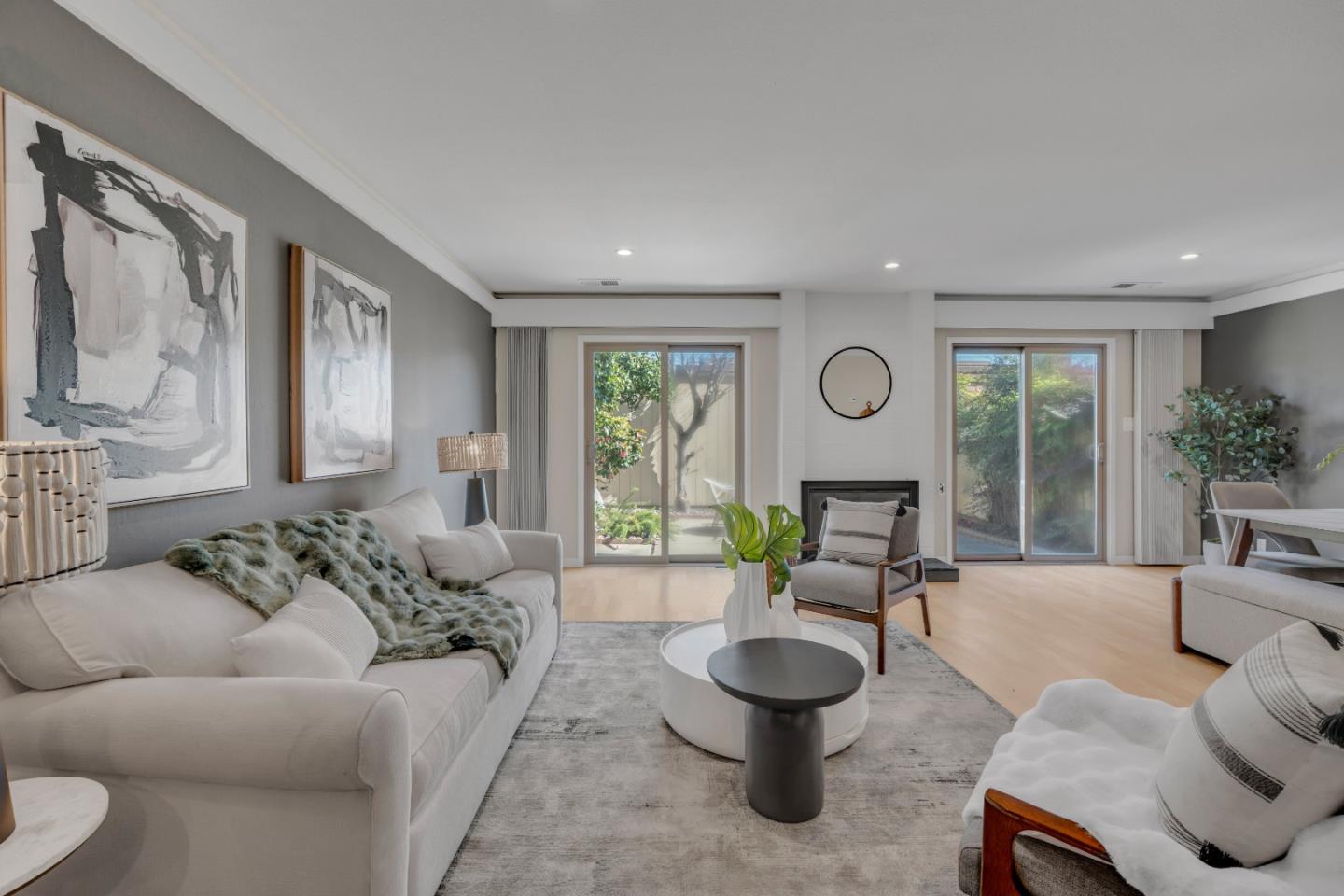 Detail Gallery Image 3 of 24 For 3315 Willis Ln, Alameda,  CA 94502 - 3 Beds | 2/1 Baths