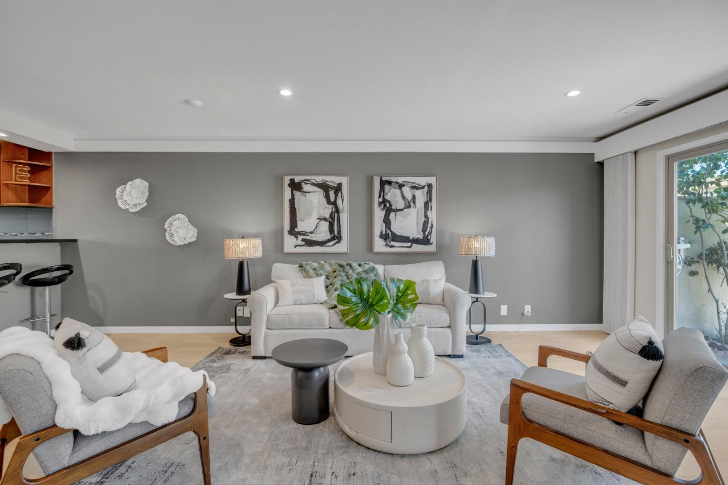 Detail Gallery Image 4 of 24 For 3315 Willis Ln, Alameda,  CA 94502 - 3 Beds | 2/1 Baths