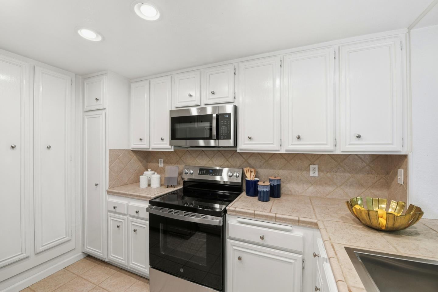 Photo #12: ML82039996 Listing: Photo #12