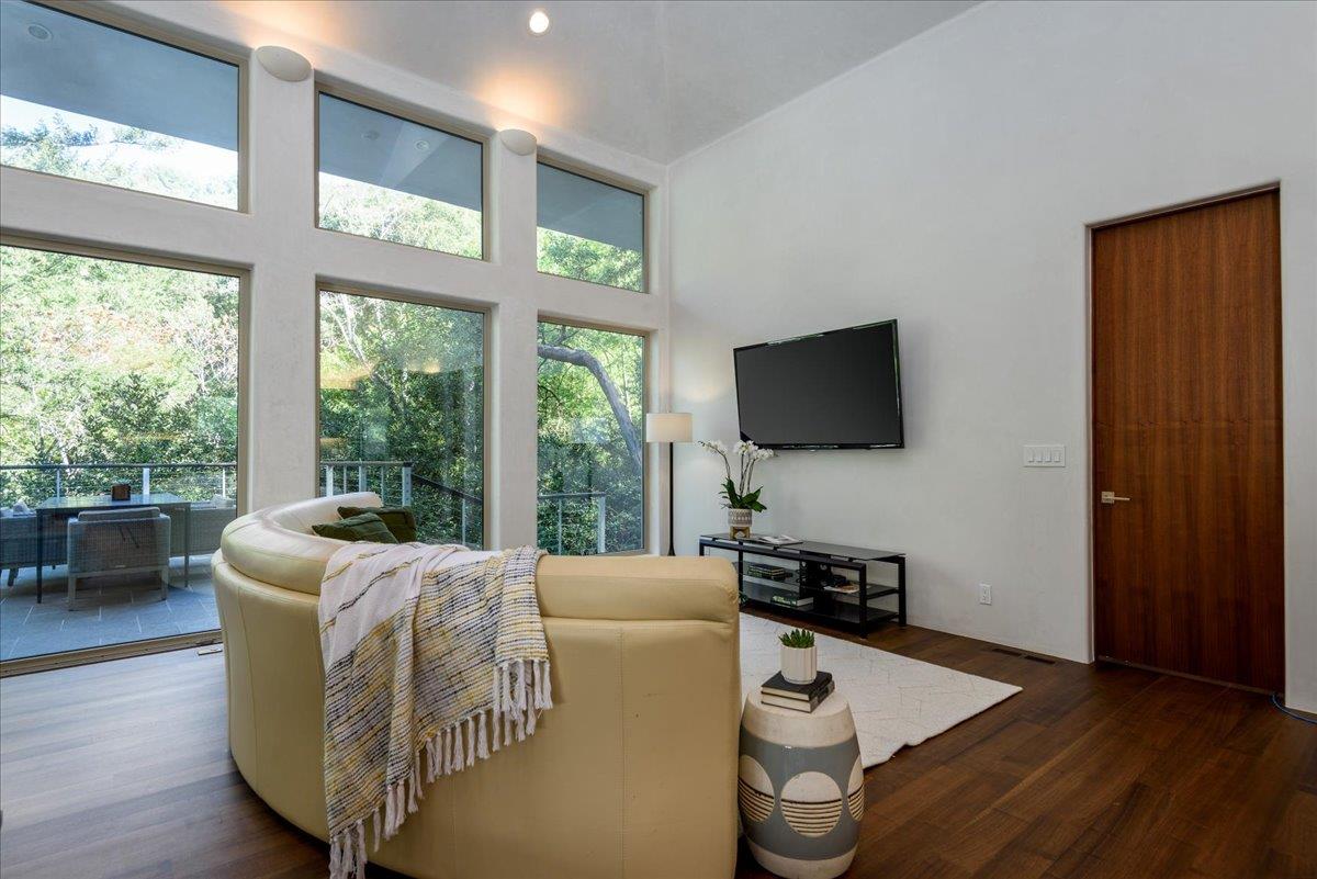 Detail Gallery Image 10 of 31 For 16345 Sanborn Rd, Saratoga,  CA 95070 - 4 Beds | 3/1 Baths