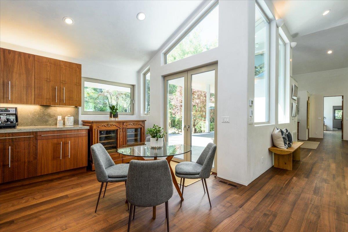 Detail Gallery Image 13 of 31 For 16345 Sanborn Rd, Saratoga,  CA 95070 - 4 Beds | 3/1 Baths