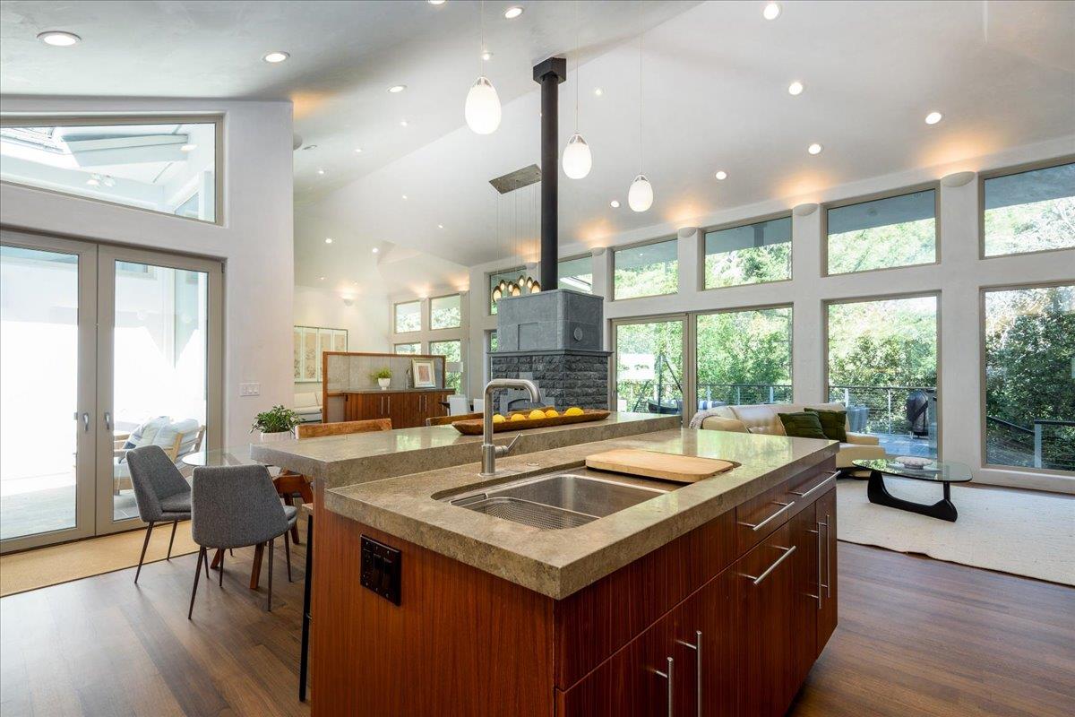 Detail Gallery Image 15 of 31 For 16345 Sanborn Rd, Saratoga,  CA 95070 - 4 Beds | 3/1 Baths