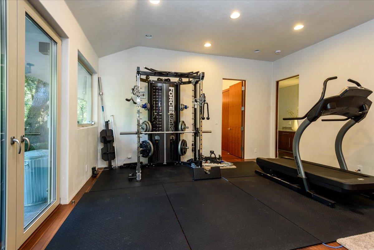 Detail Gallery Image 16 of 31 For 16345 Sanborn Rd, Saratoga,  CA 95070 - 4 Beds | 3/1 Baths