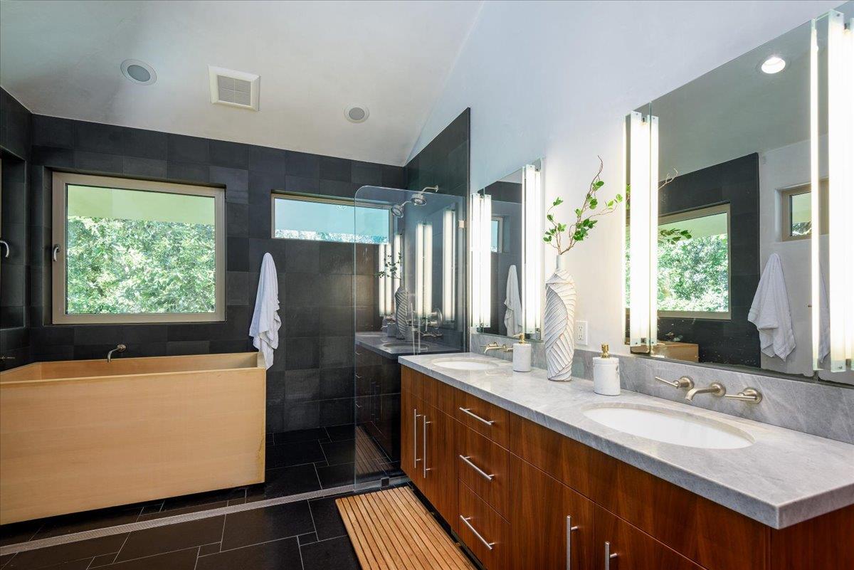 Detail Gallery Image 28 of 31 For 16345 Sanborn Rd, Saratoga,  CA 95070 - 4 Beds | 3/1 Baths