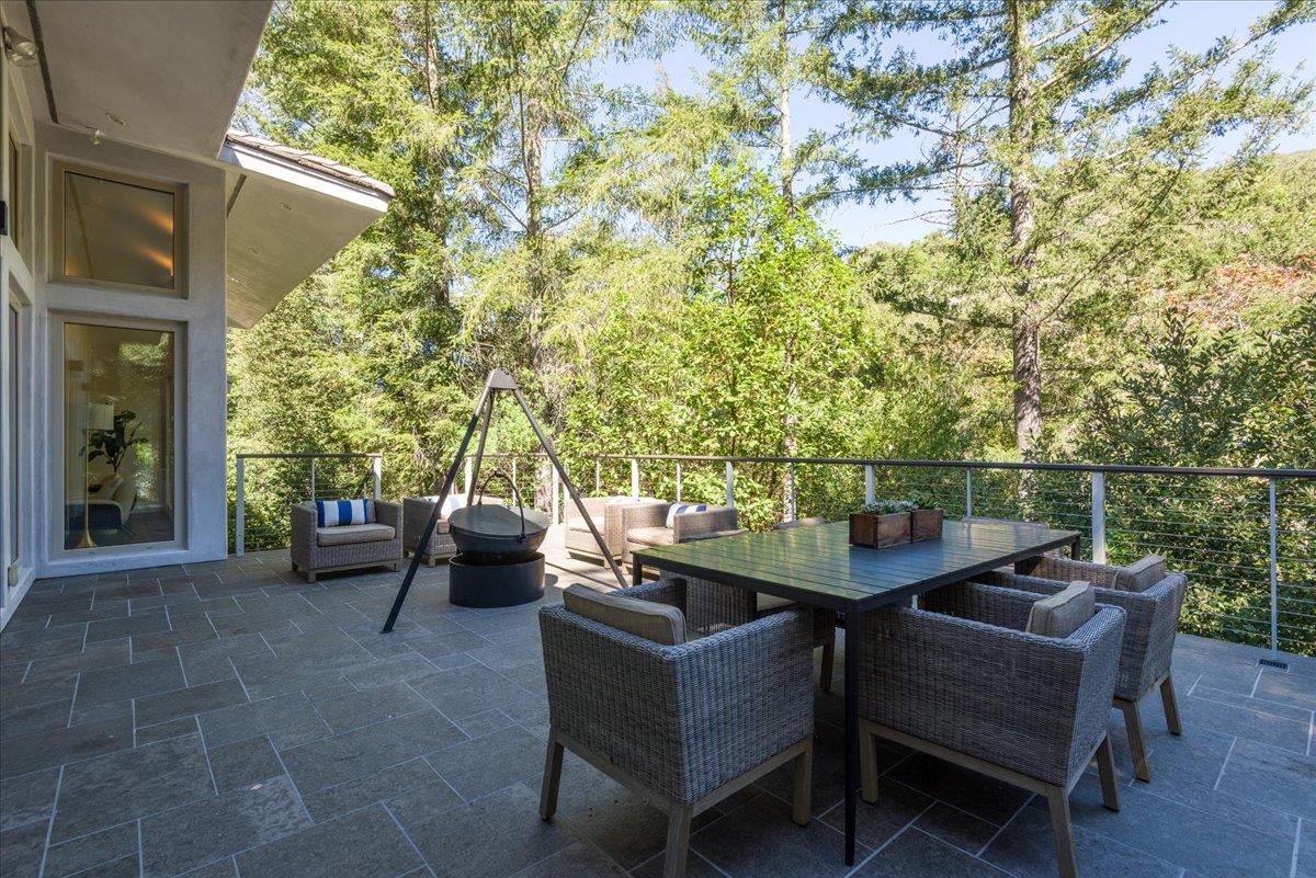 Detail Gallery Image 8 of 31 For 16345 Sanborn Rd, Saratoga,  CA 95070 - 4 Beds | 3/1 Baths