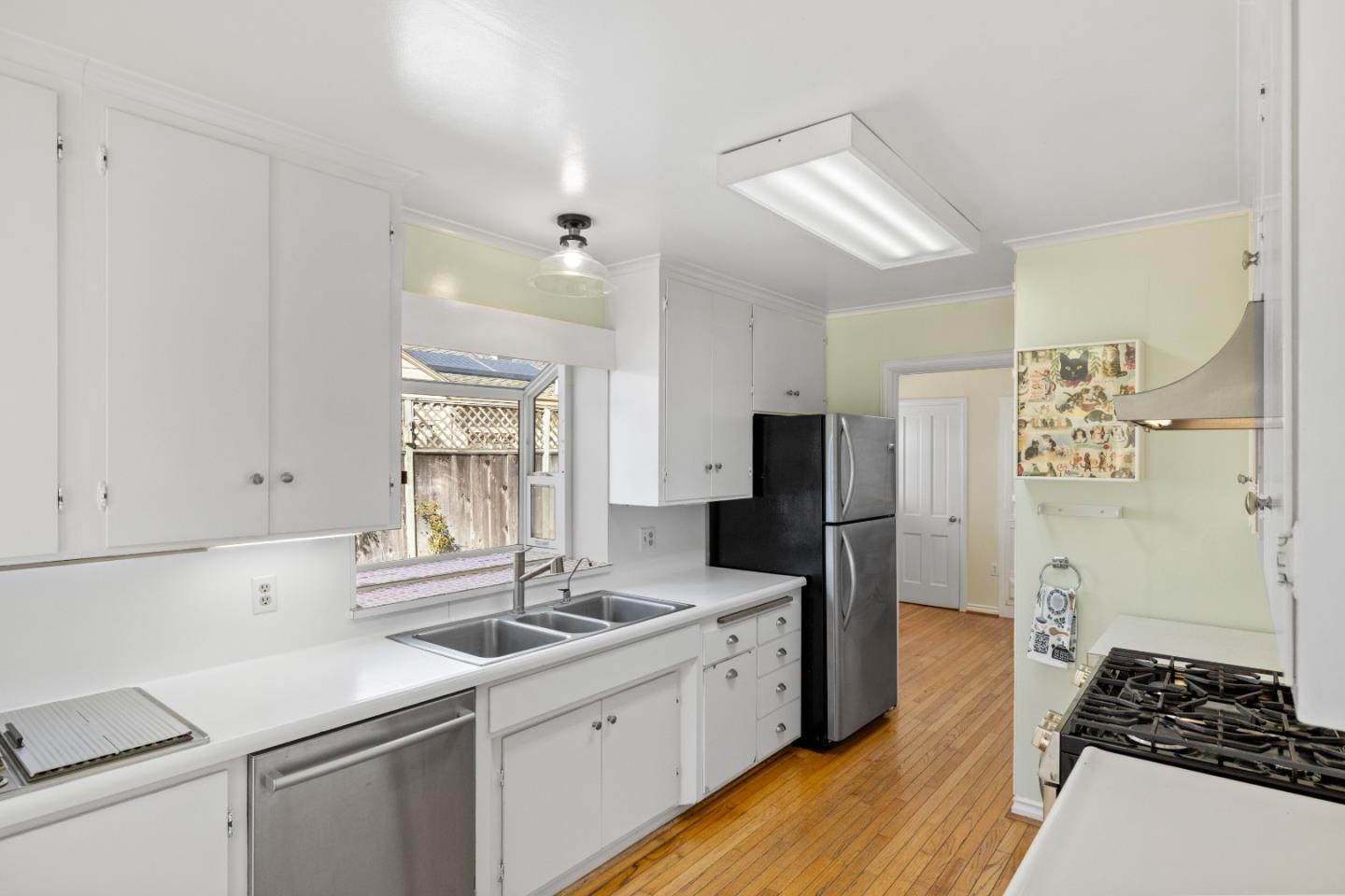 Detail Gallery Image 11 of 51 For 330 Homestead Ave, Salinas,  CA 93901 - 4 Beds | 2/1 Baths