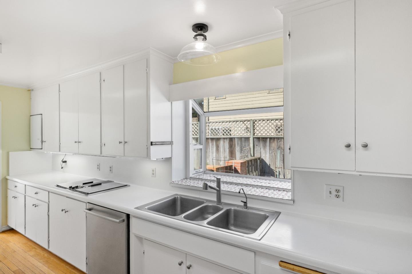 Detail Gallery Image 13 of 51 For 330 Homestead Ave, Salinas,  CA 93901 - 4 Beds | 2/1 Baths