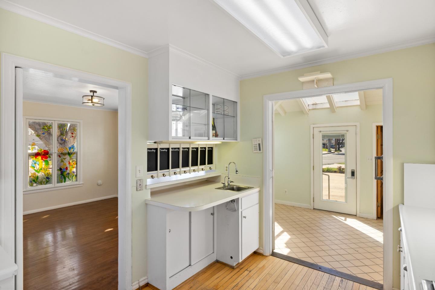 Detail Gallery Image 14 of 51 For 330 Homestead Ave, Salinas,  CA 93901 - 4 Beds | 2/1 Baths