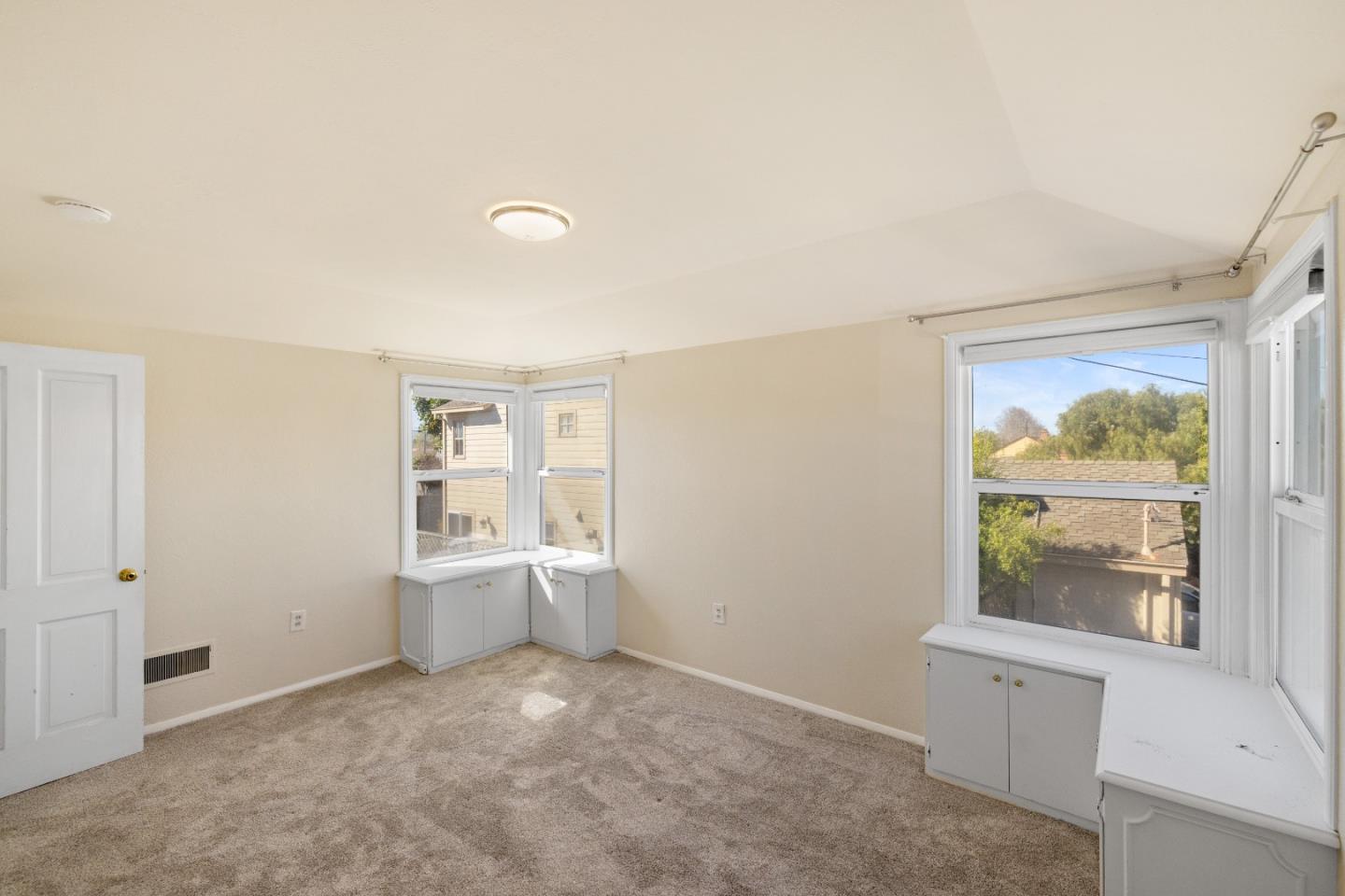 Detail Gallery Image 16 of 51 For 330 Homestead Ave, Salinas,  CA 93901 - 4 Beds | 2/1 Baths