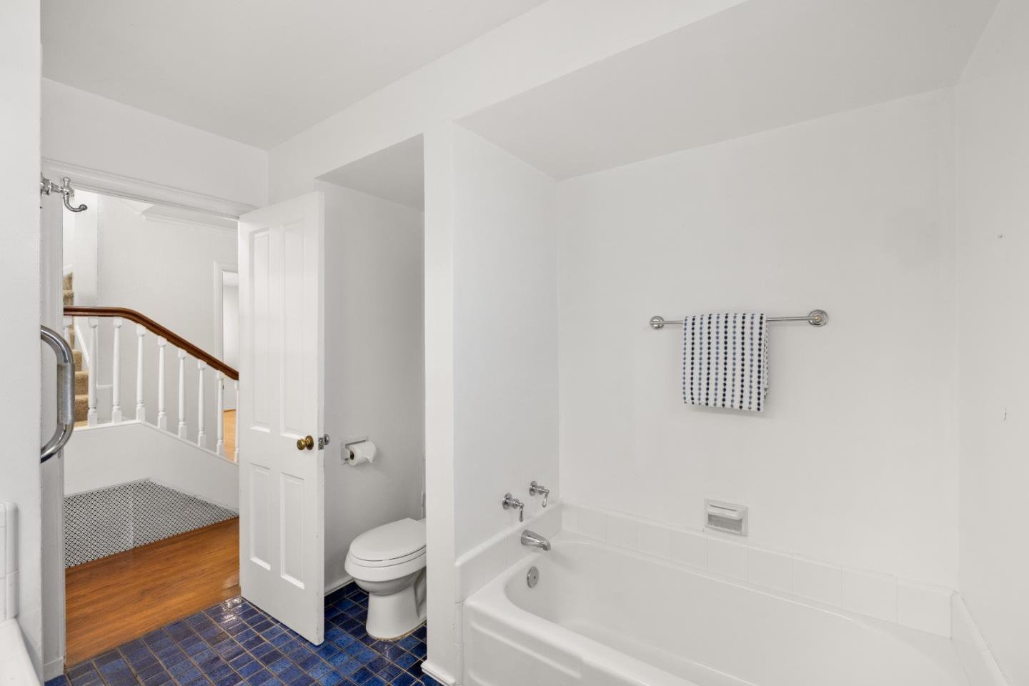 Detail Gallery Image 23 of 51 For 330 Homestead Ave, Salinas,  CA 93901 - 4 Beds | 2/1 Baths