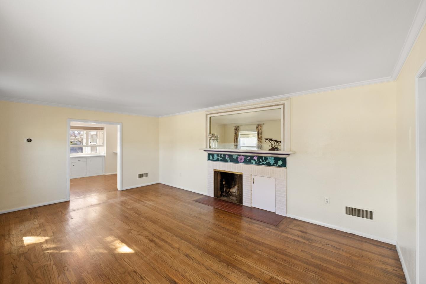 Detail Gallery Image 6 of 51 For 330 Homestead Ave, Salinas,  CA 93901 - 4 Beds | 2/1 Baths