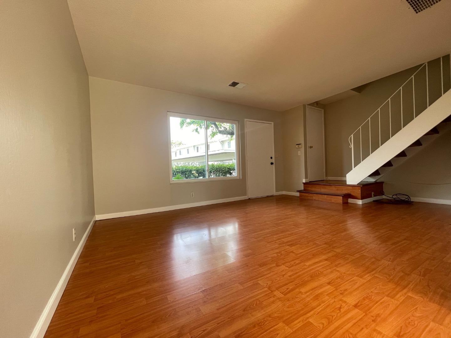 Detail Gallery Image 2 of 7 For 2141 Lacsa Ct, San Jose,  CA 95116 - 2 Beds | 1/1 Baths