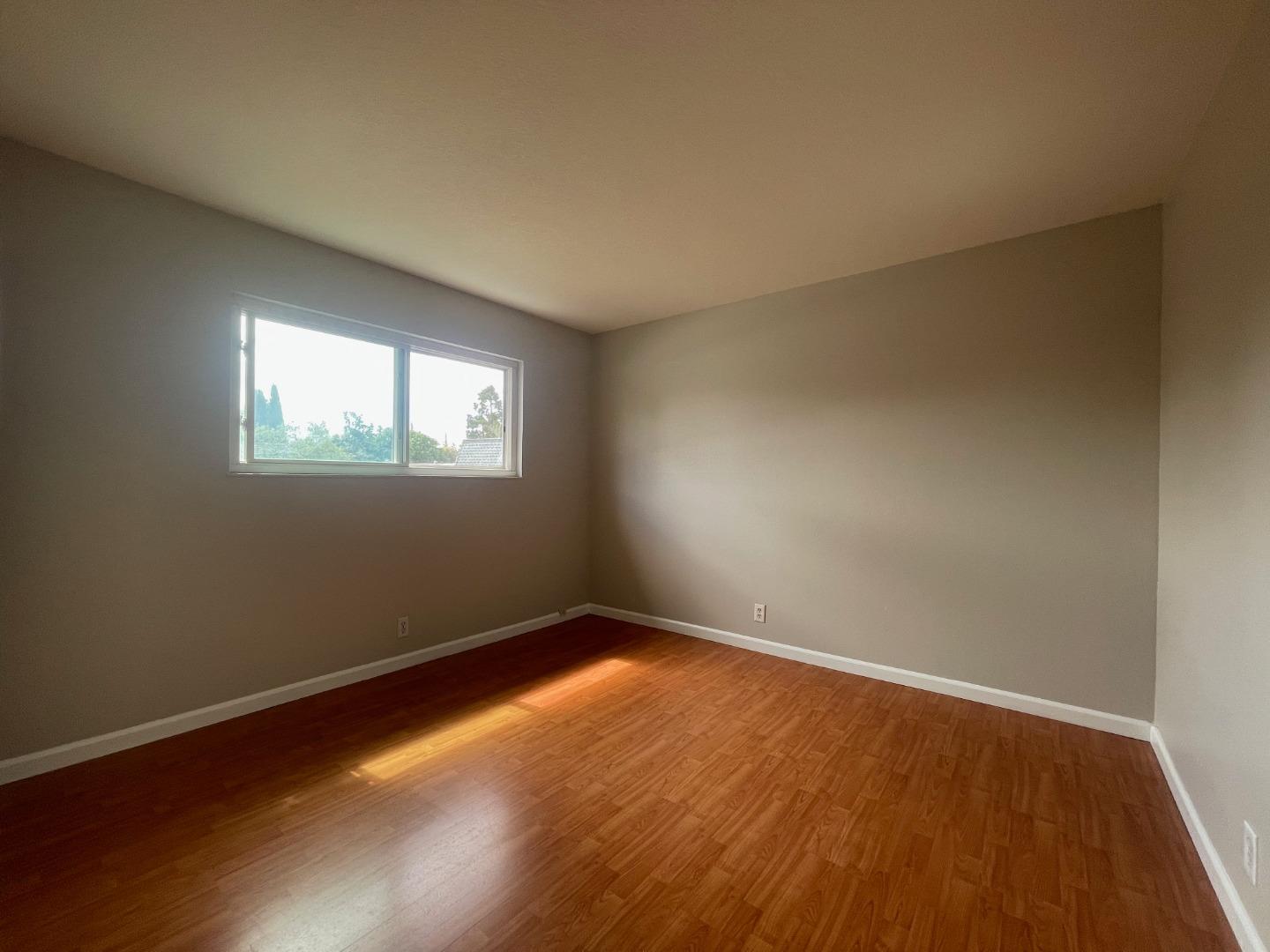 Detail Gallery Image 5 of 7 For 2141 Lacsa Ct, San Jose,  CA 95116 - 2 Beds | 1/1 Baths