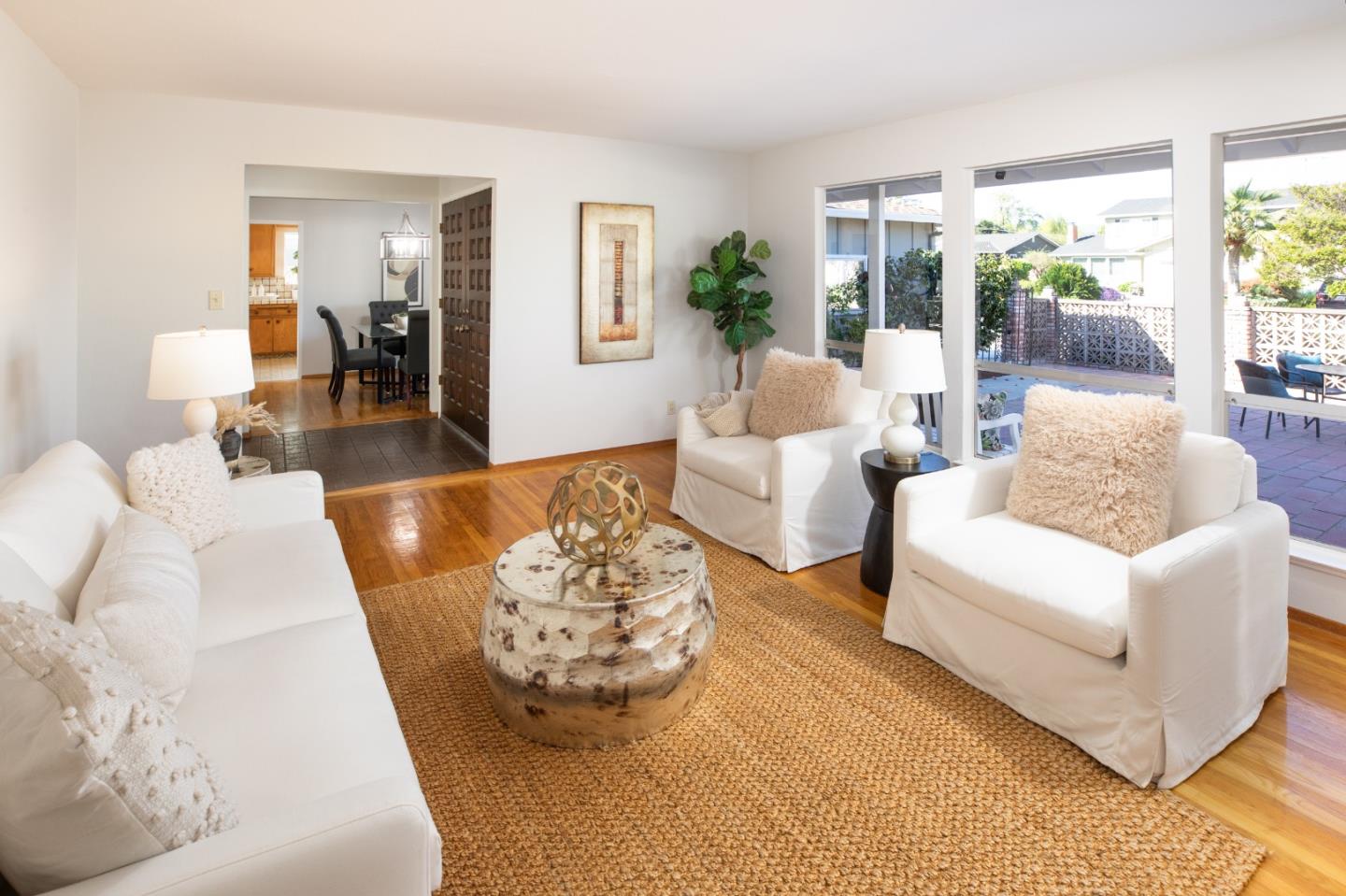 Detail Gallery Image 12 of 40 For 534 Wagman Dr, San Jose,  CA 95129 - 5 Beds | 2/1 Baths