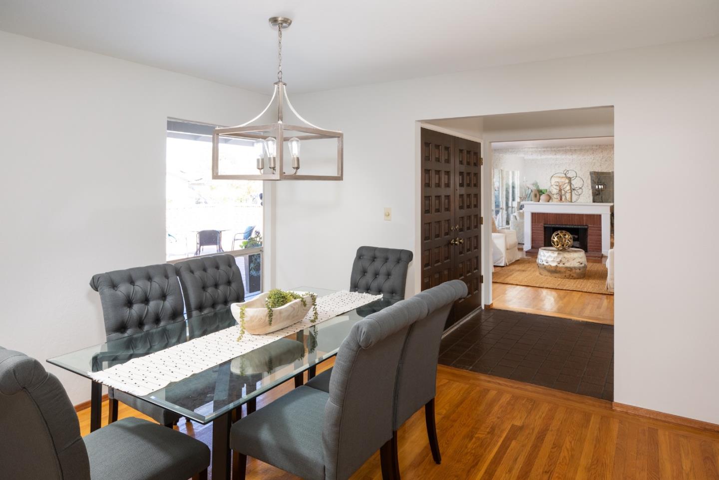 Detail Gallery Image 13 of 40 For 534 Wagman Dr, San Jose,  CA 95129 - 5 Beds | 2/1 Baths