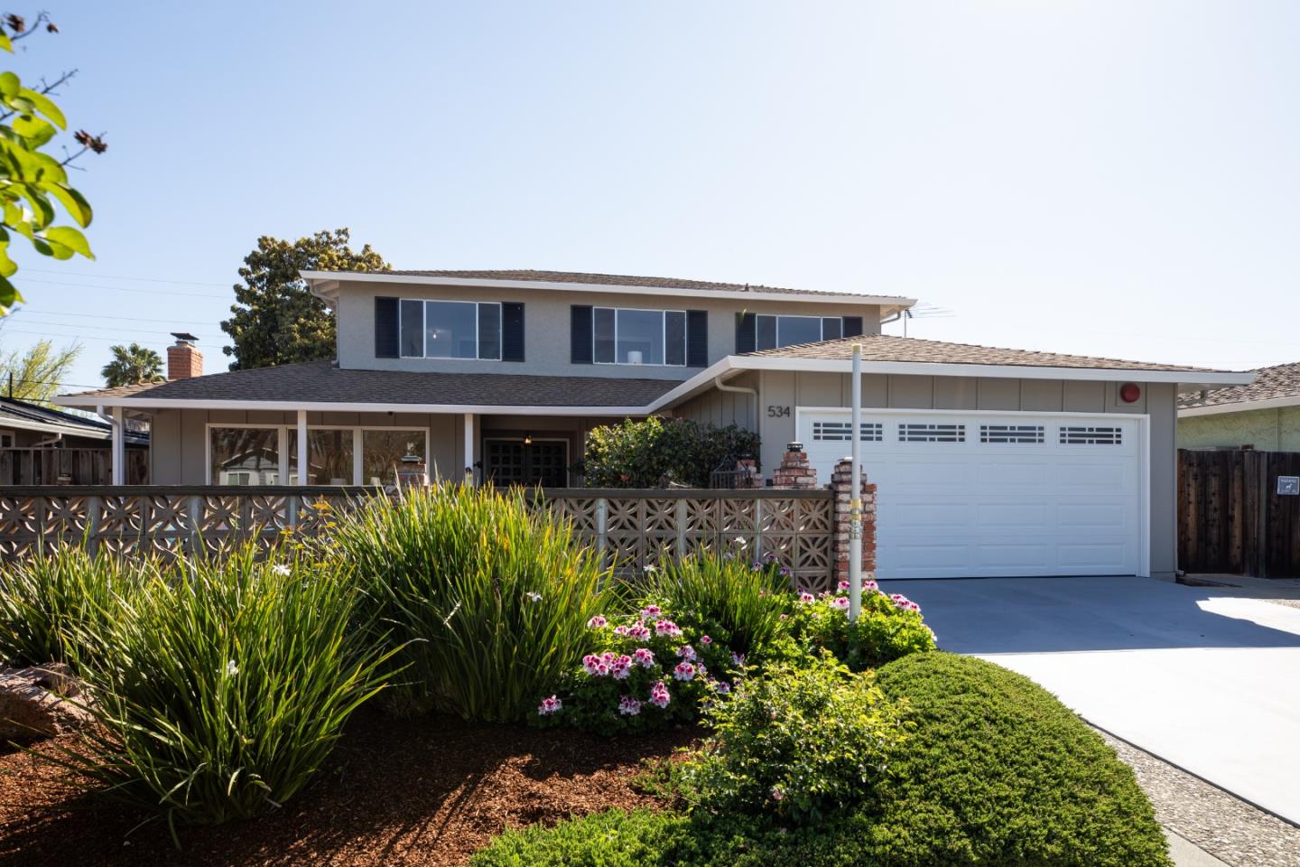 Detail Gallery Image 2 of 40 For 534 Wagman Dr, San Jose,  CA 95129 - 5 Beds | 2/1 Baths