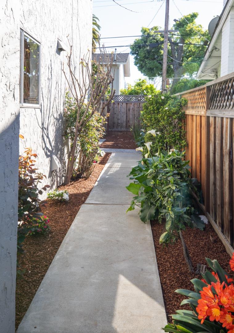 Detail Gallery Image 34 of 40 For 534 Wagman Dr, San Jose,  CA 95129 - 5 Beds | 2/1 Baths