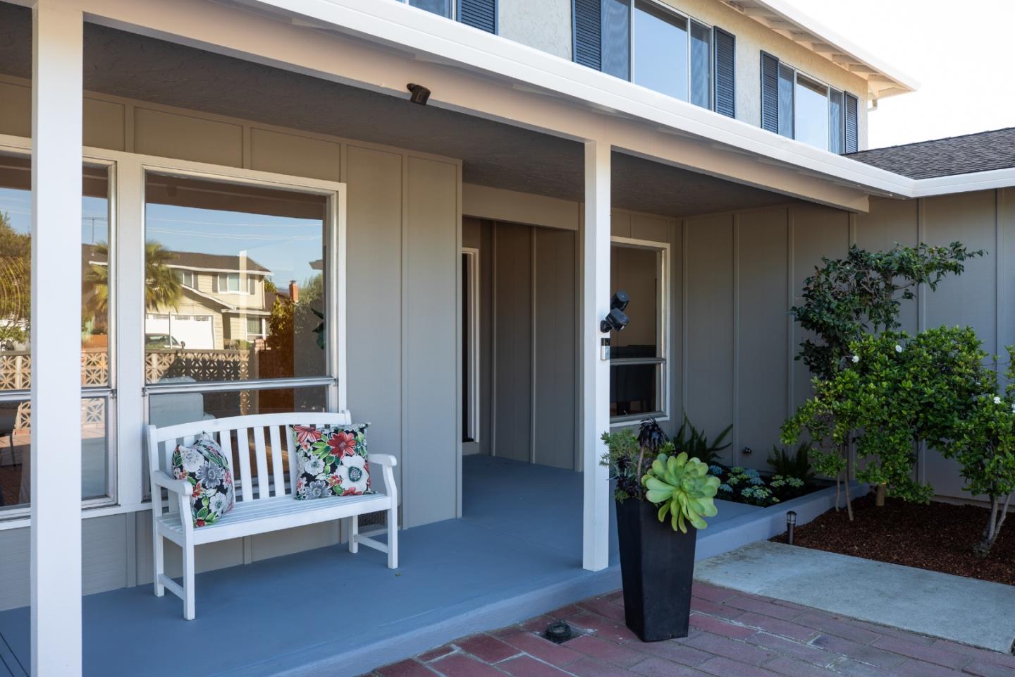 Detail Gallery Image 7 of 40 For 534 Wagman Dr, San Jose,  CA 95129 - 5 Beds | 2/1 Baths