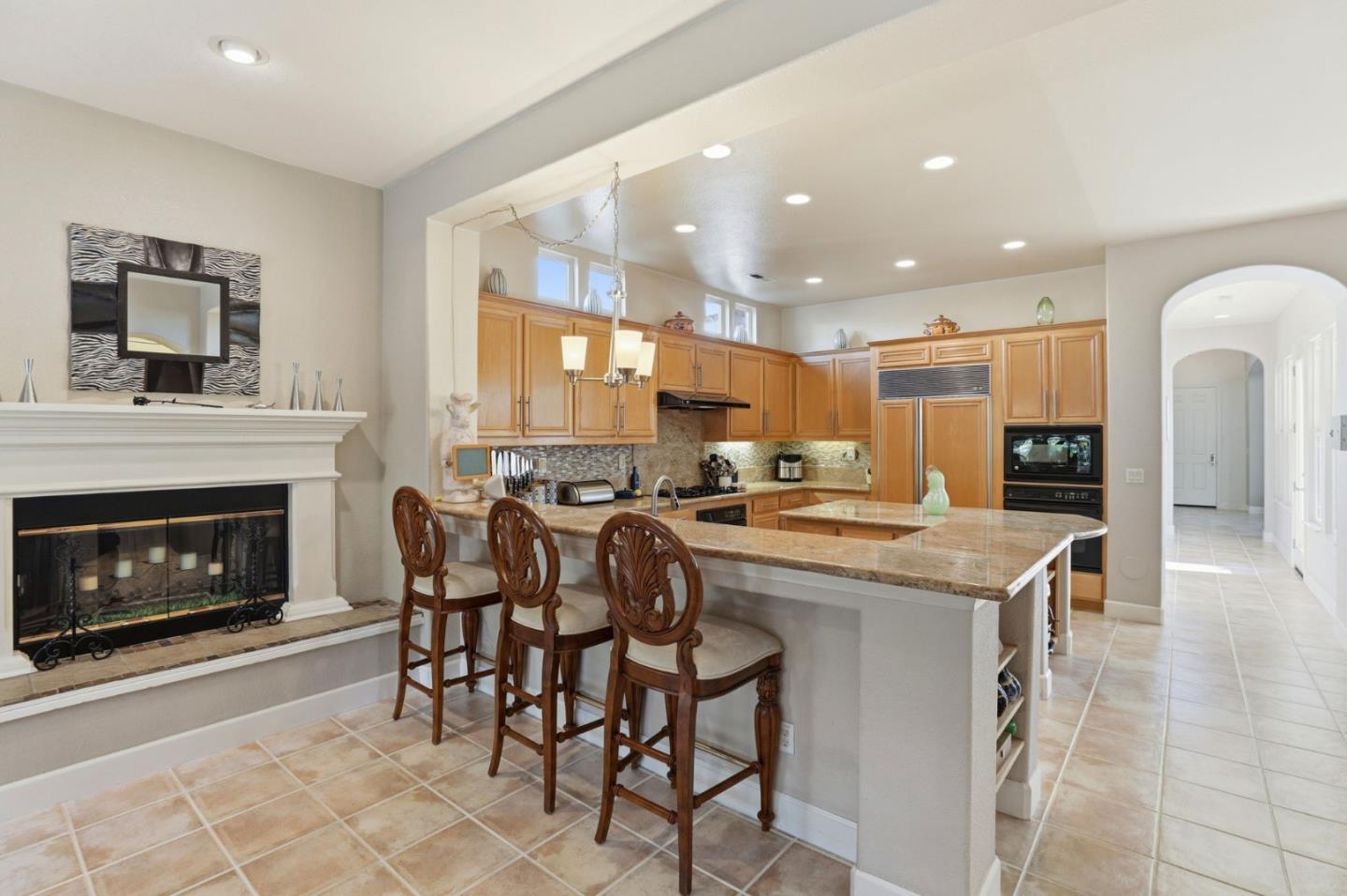 Detail Gallery Image 10 of 48 For 7521 Troon Ct, Gilroy,  CA 95020 - 5 Beds | 3/1 Baths