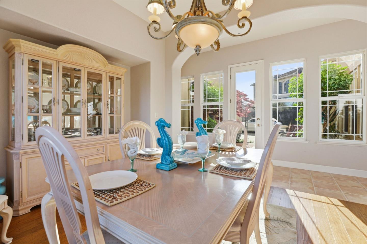 Detail Gallery Image 14 of 48 For 7521 Troon Ct, Gilroy,  CA 95020 - 5 Beds | 3/1 Baths