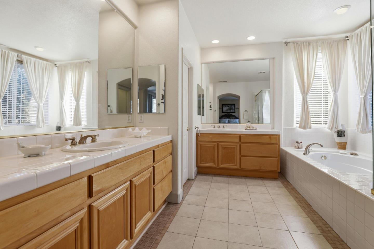 Detail Gallery Image 31 of 48 For 7521 Troon Ct, Gilroy,  CA 95020 - 5 Beds | 3/1 Baths