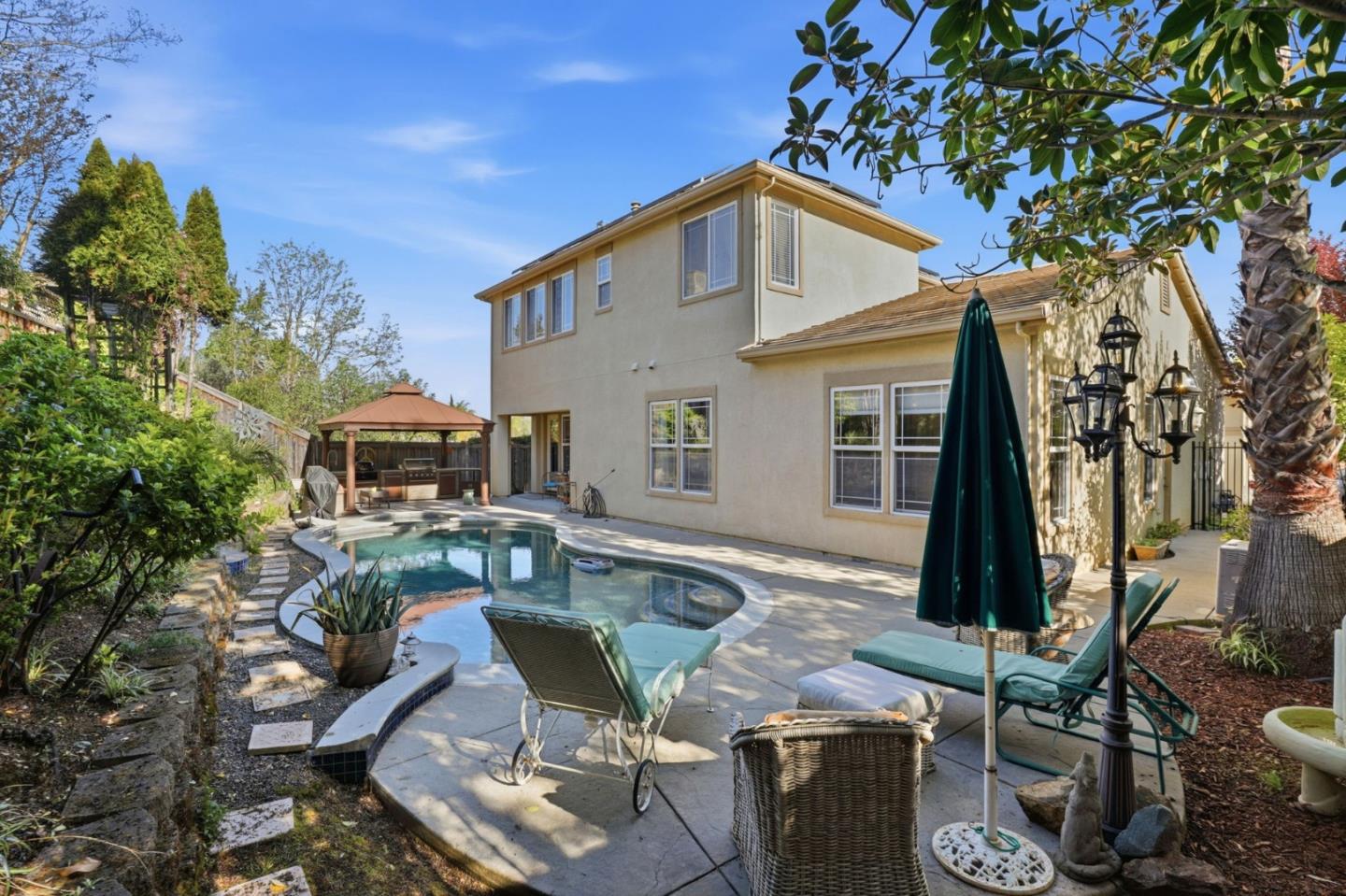 Detail Gallery Image 37 of 48 For 7521 Troon Ct, Gilroy,  CA 95020 - 5 Beds | 3/1 Baths