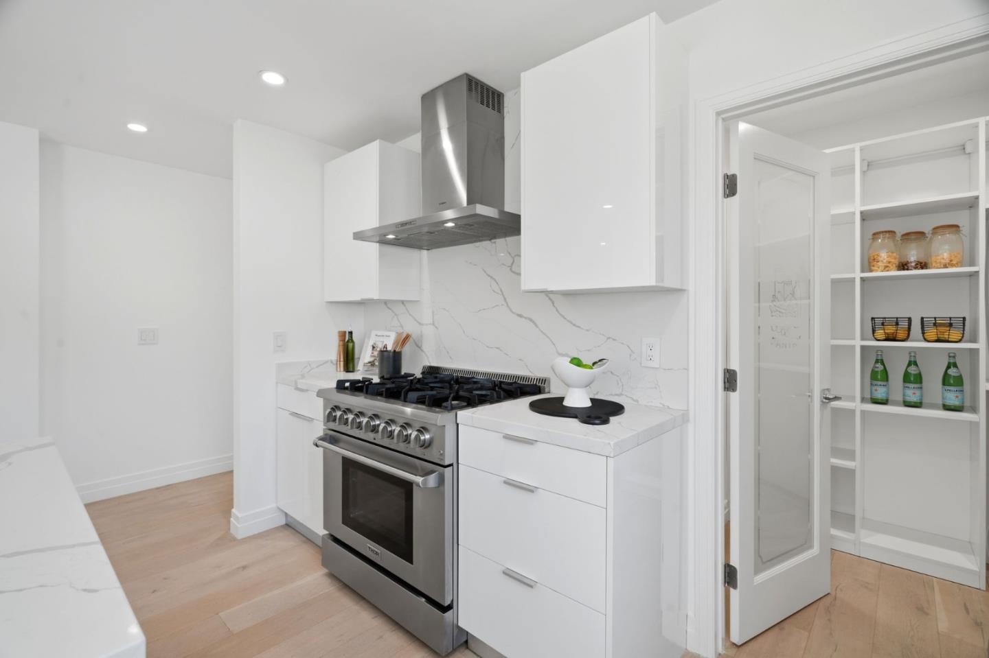 Detail Gallery Image 11 of 53 For 280 Matadero Ave, Palo Alto,  CA 94306 - 4 Beds | 3 Baths