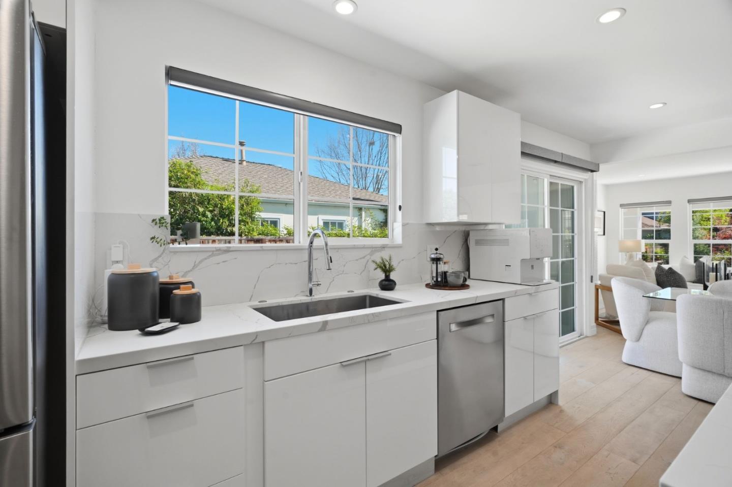 Detail Gallery Image 12 of 53 For 280 Matadero Ave, Palo Alto,  CA 94306 - 4 Beds | 3 Baths