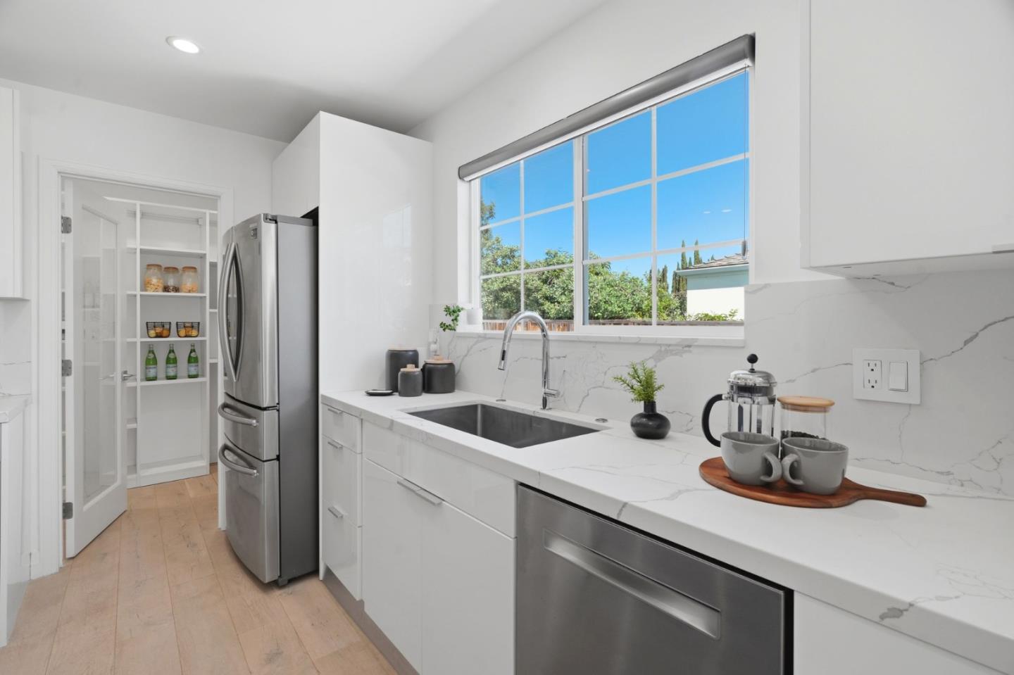 Detail Gallery Image 14 of 53 For 280 Matadero Ave, Palo Alto,  CA 94306 - 4 Beds | 3 Baths