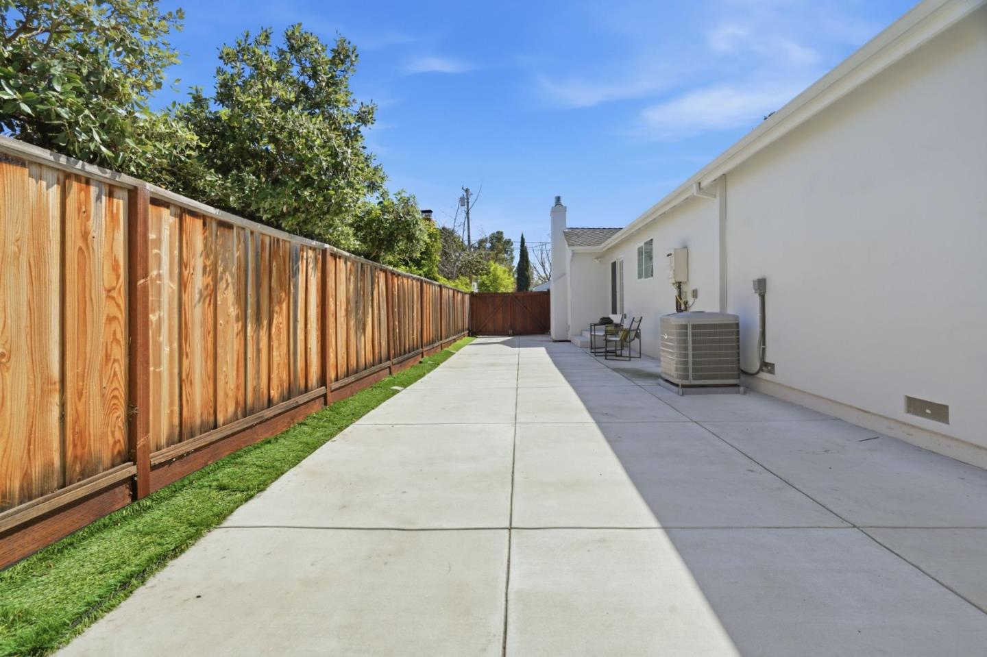 Detail Gallery Image 37 of 53 For 280 Matadero Ave, Palo Alto,  CA 94306 - 4 Beds | 3 Baths